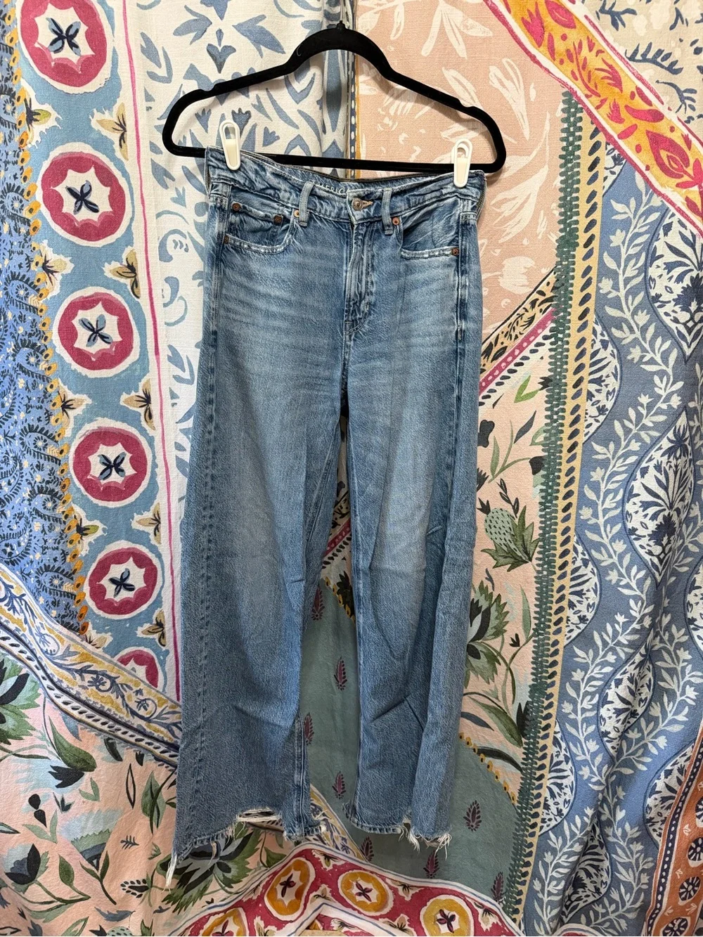 AE- Dreamy Drape Super High-Waisted Baggy Wide Leg Jeans